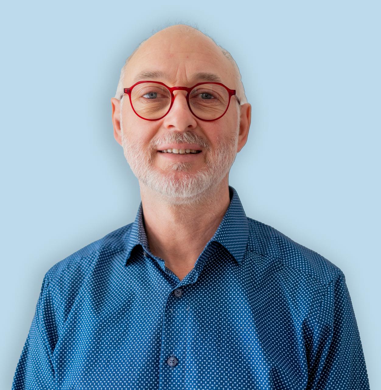 Dr. Edgar Gubo